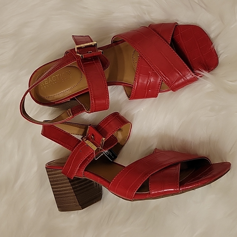 KENNETH COLE REACTION red mix cross heeled sandal gold buckle foam sole 6.5 NEW…